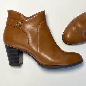 Giani Bernini Abalina Memory Foam Booties Size 8.5